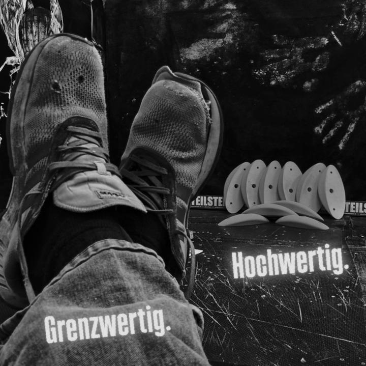 Actual product image Steilstein Klettergriffe-Set 51-55 (Desired colour (production))