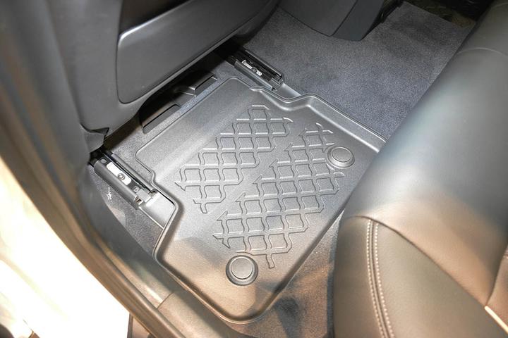 Produktbild Aristar Allwetter Fussmatten für BMW 5er Limousine / Touring (Kombi) ab 2017 bis heute (1 Set à 4 Fussmatten)
