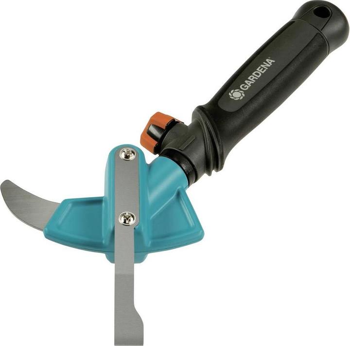 Actual product image Gardena combisystem-2in1 joint scraper - Action
