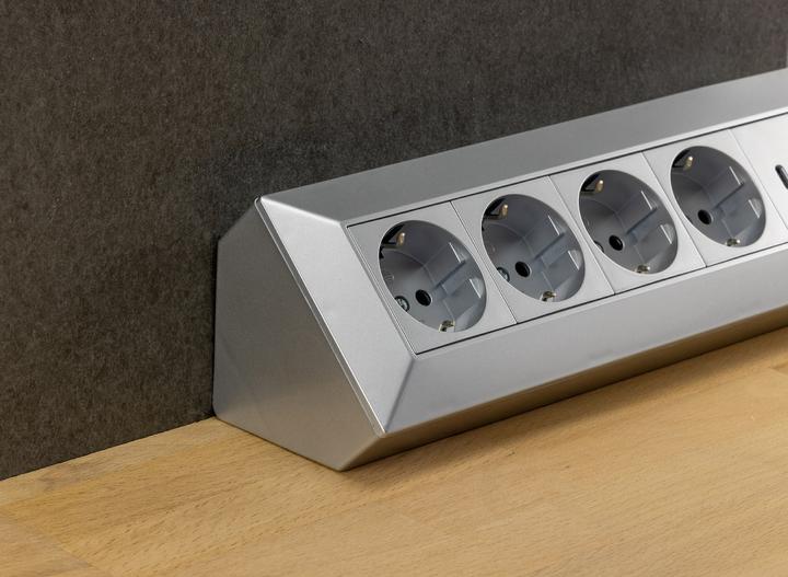 Produktbild Chilitec Steckdosenblock 23789, 4-fach, USB-A+C, 250V/16A, silber (4x, USB-A)