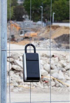 Actual product image Master Lock Key box with removable bracket 5480EURD