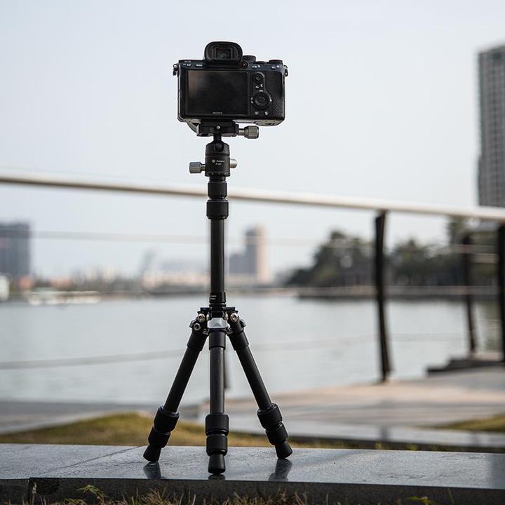 Actual product image Fotopro P 2A Mini Carbon Monopod (Carbon)