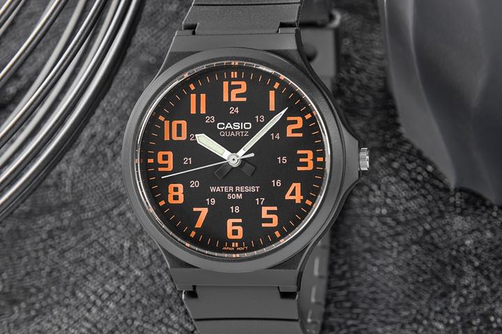 Actual product image Casio Collection (Analogue wristwatch, 42 mm)