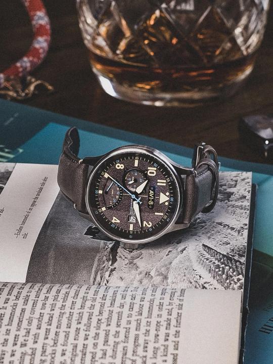 Produktbild AVI-8 AV-4101-09 Hawker Hurricane McKellar Dual Time (Fliegeruhr)