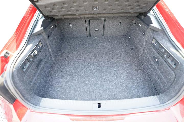 Actual product image Aristar Boot pan for Skoda Superb Sedan Plug-in Hybrid from 2020 until today