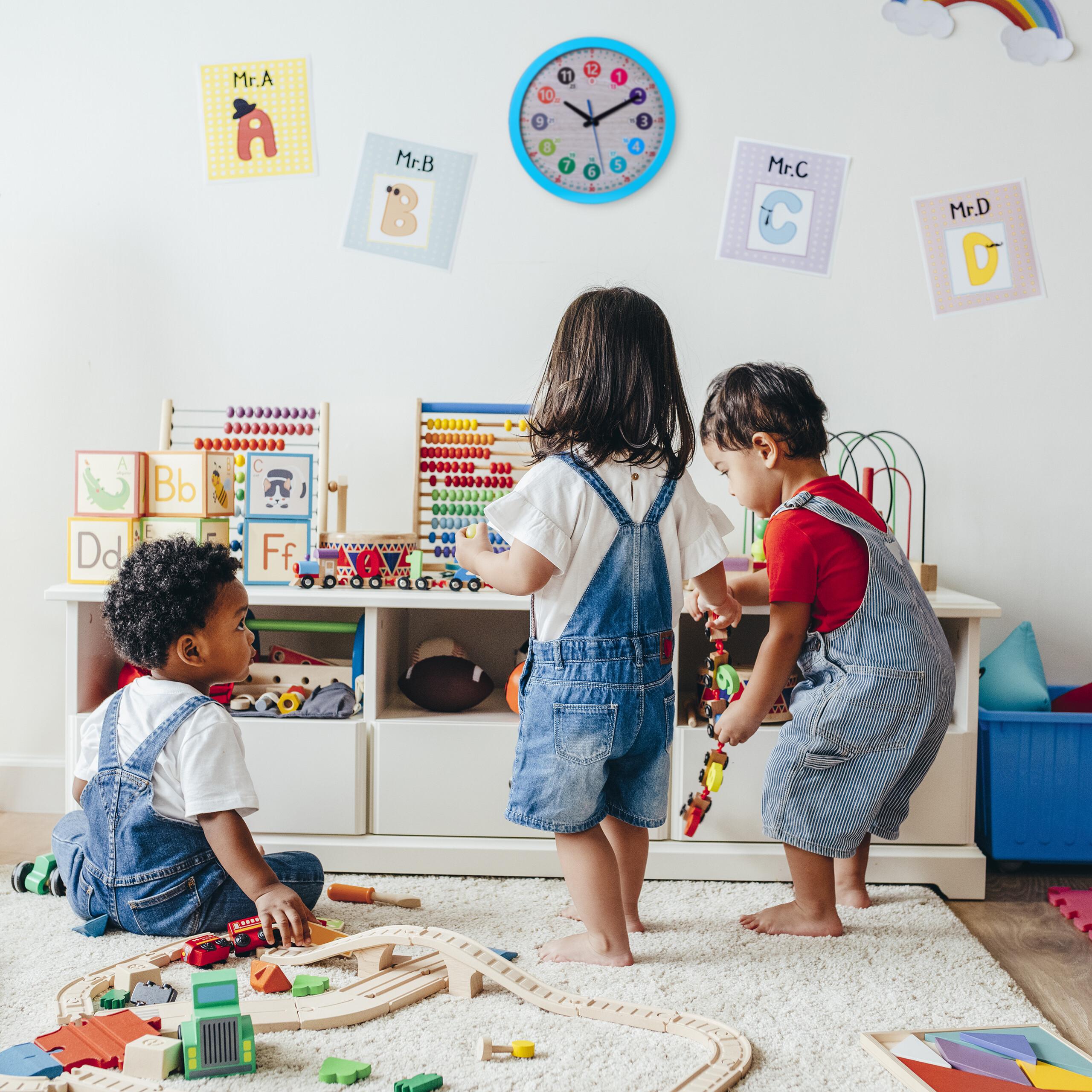 Thumbnail - Relaxdays, Wanduhr, Kinder-Wanduhr (30 cm)