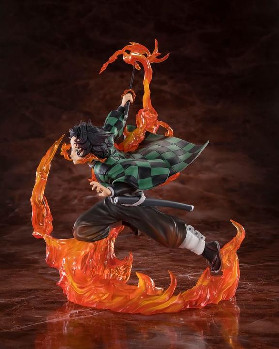 Produktbild Bandai ST Demon Slayer FigZero: Tanjiro Kamado Sword Guard 19cm