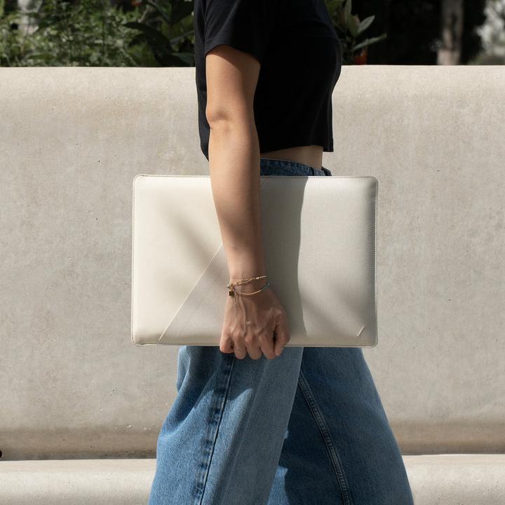 Actual product image Native Union NU-STOW-MBS-SAN-16 PC-Hülle (16", Apple)