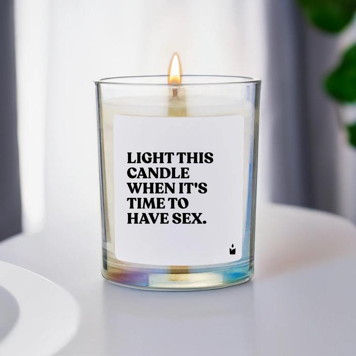 Produktbild Chatty Candles Duftkerze Woody Light this candle when it's time to have sex.
