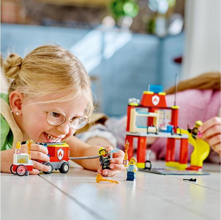 Produktbild LEGO Feuerwehrstation und Löschauto (60375, LEGO City)