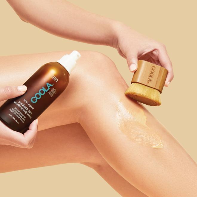 Produktbild Coola Suncare Tan Kabuki (Zubehör Selbstbräunung, 1000 ml)