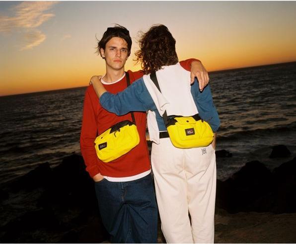 Produktbild Long Weekend Santa Fe Shoulder Bag 3L Yellow Fleece