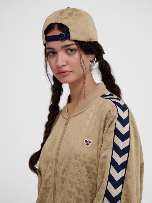 Actual product image hummel Hmlarchive Regular Poly Jacket Aop (M)