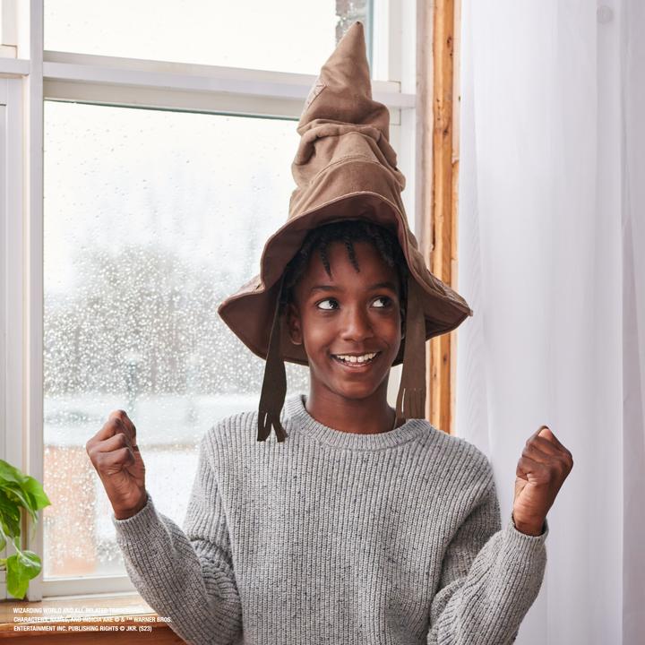 Actual product image Spin Master Wizarding World Harry Potter, Sorting Hat parlant avec 15 répliques pour jeux de rôles Harry Potter