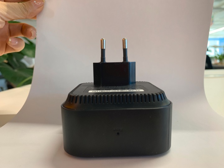 Actual product image Xiaomi Wi-Fi Range Extender Pro (300 Mbit/s)