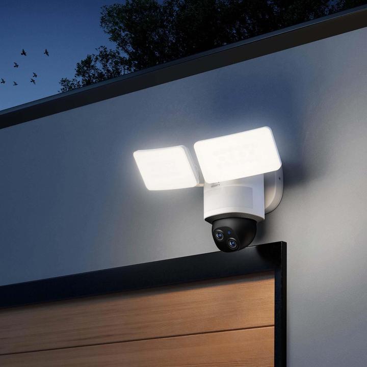 Image du produit eufy Floodlight Cam E340 (3072 x 1620 pixels)