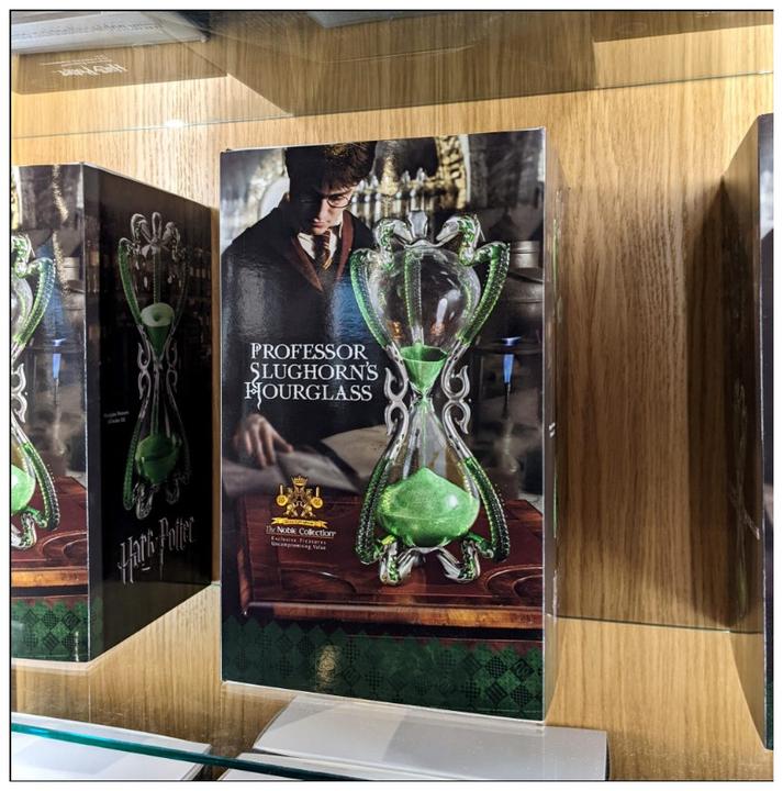 Actual product image Noble Collection Harry Potter: Professor Slughorn's Hourglass