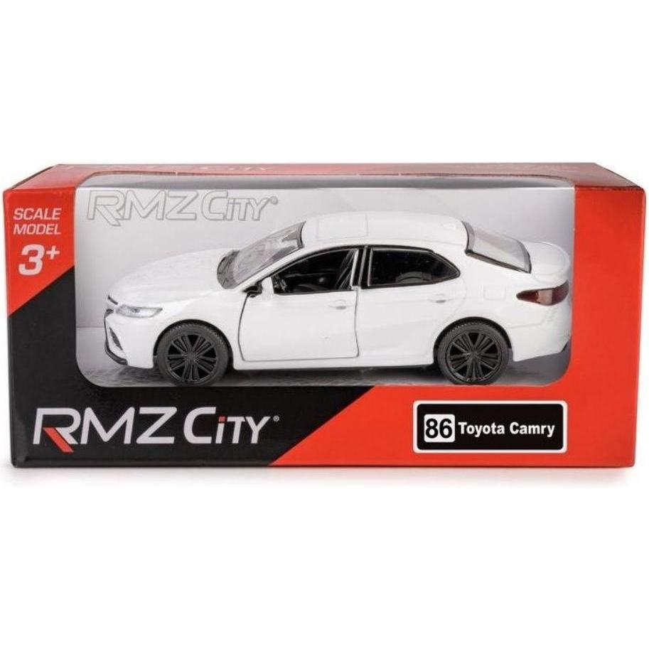 Daff RMZ Toyota Camry 2022 weiss
