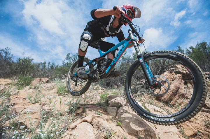 Actual product image Leatt Genouillères Enduro (L, XL, S/M, Knee pad)