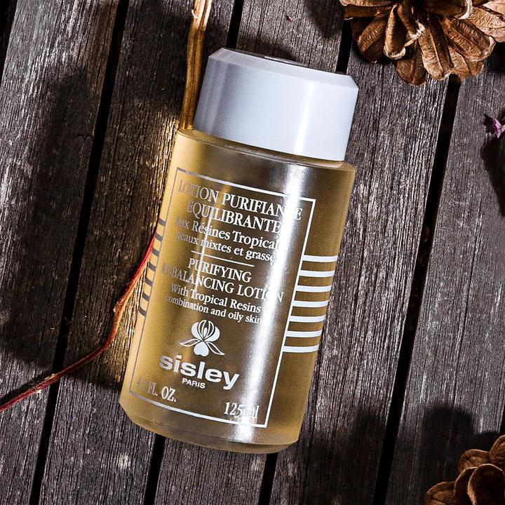 Actual product image Sisley Lotion Purifiante Équilibrante aux Résines Tropicales (Facial cleansing wipes)