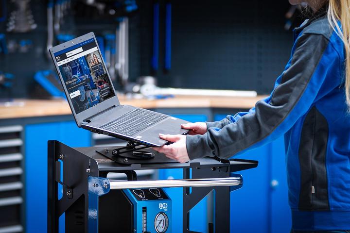 Produktbild BGS - Diagnosetisch, fahrbar