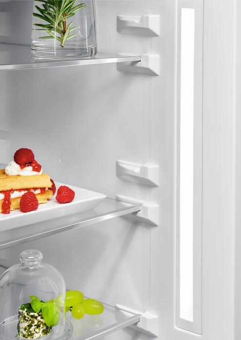 Actual product image AEG Eco Santo RCB732E5MX NoFrost upright fridge-freezer (331 l)