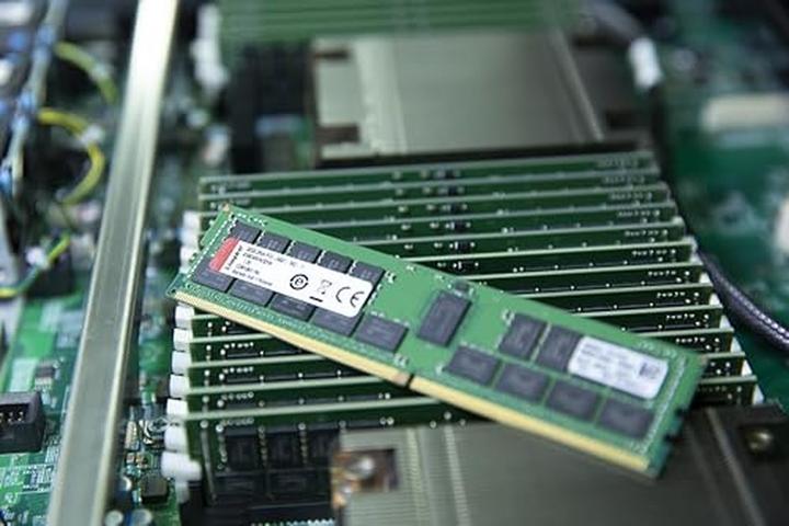 Image du produit Kingston KSM64R52BD4 (1 x 64GB, 6400 MHz, RAM DDR5, DIMM)