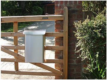 Immagine prodotto ReinigungsBerater Cassetta per le lettere a muro 29 cm bianca Cassetta per le lettere in metallo resistente al fuoco