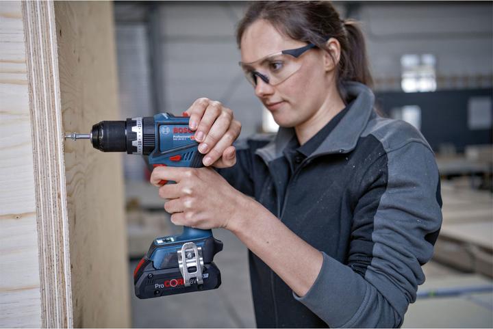 Image du produit Bosch Professional Perceuse-visseuse à percussion sans fil GSB 18V-90 C (2x4.0Ah ProCore, GAL 18V-40, L) (Fonctionnement sur batterie)