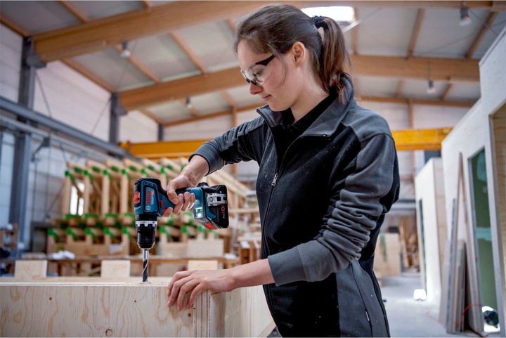 Actual product image Bosch Professional GSB 18V-90 C cordless impact drill (2x4.0Ah ProCore, GAL 18V-40, L) (Rechargeable battery operated)