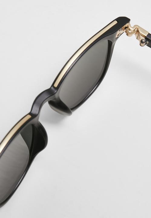 Actual product image Urban Classics Sunglasses Italy with chain
