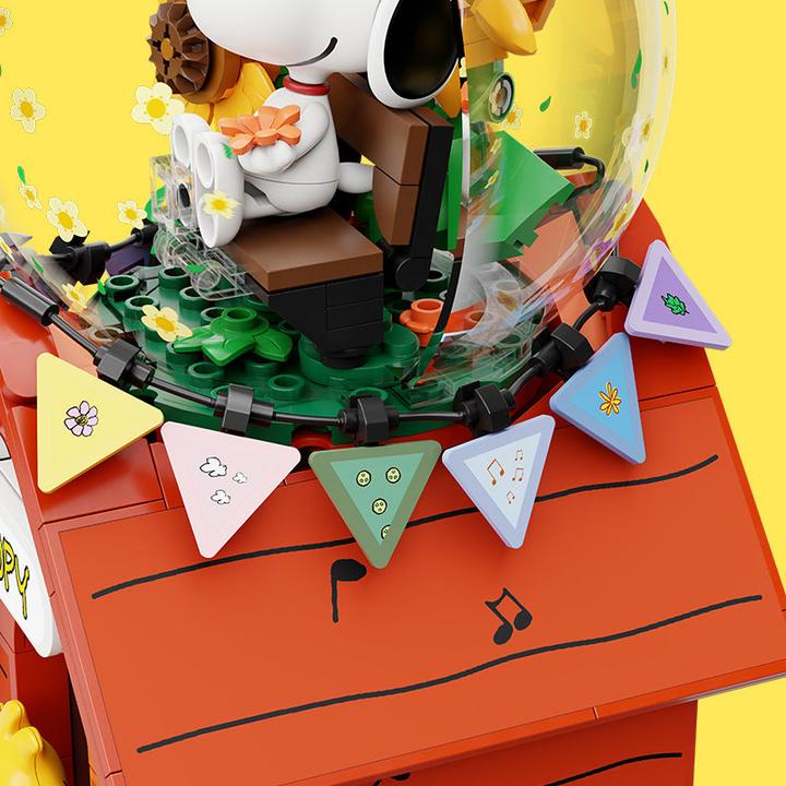 Actual product image Pantasy x Snoopy Red House 86918
