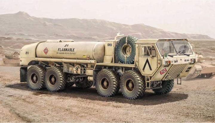 Produktbild Italeri M978 Fuel Servicing Truck