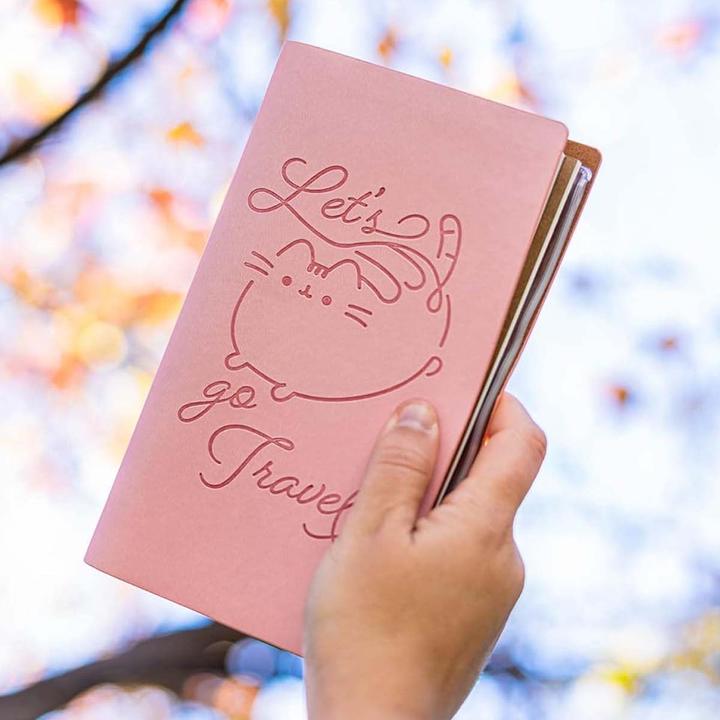 Immagine prodotto Pusheen Il gatto - Viaggiamo (A5, Righe, Copertina rigida)