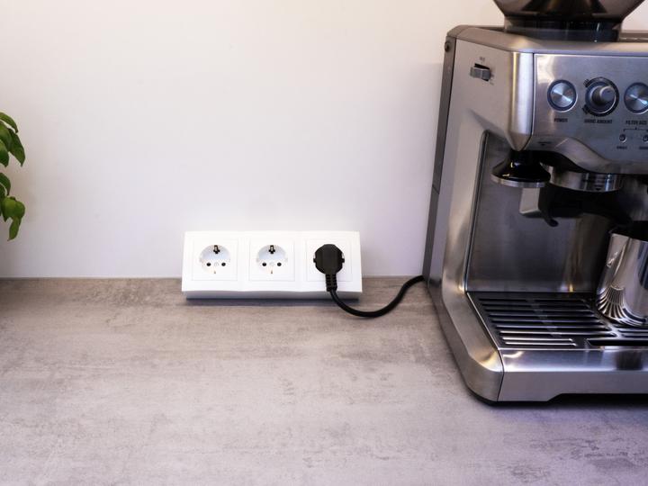 Immagine prodotto MCP Blocco presa a muro "Flair", contatto di terra a 3 vie, bianco (3x)