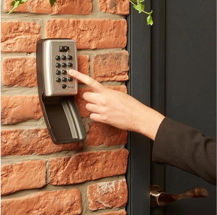 Actual product image Master Lock Key safe