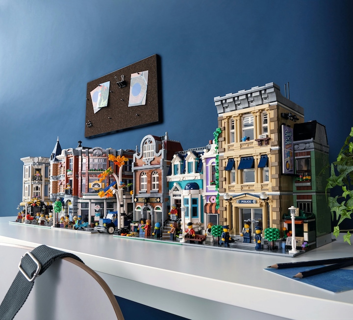 Image du produit LEGO Le Commissariat de police (10278, LEGO Creator Expert, LEGO difficiles à trouver)