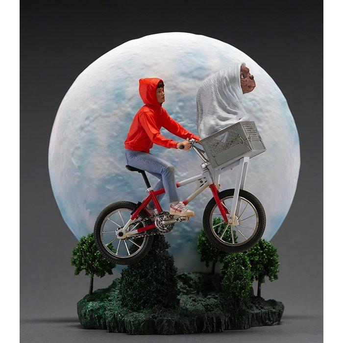 Actual product image Iron Studios E.T. - The Extra-Terrestrial: E.T. & Elliot 1/10 - Deluxe