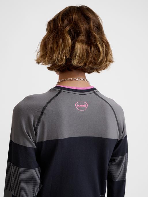 Actual product image hummel hmlSEAMLESS TEE LS (S)