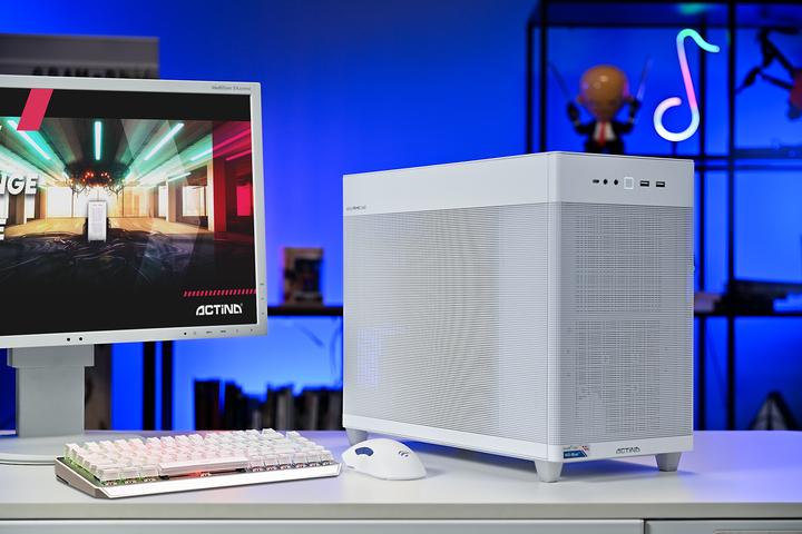 Image du produit Actina . Gaming GameOn (1000 Go, 32 Go, AMD Ryzen 7 7800X3D, GeForce RTX 5070 Ti)