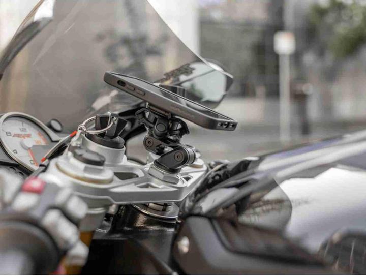 Actual product image Quad Lock Fork Stem Mount