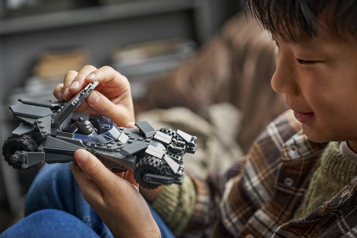 Immagine prodotto LEGO Supereroi Batman v Superman: Batmobile (76331, LEGO DC)