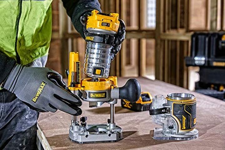 Actual product image DeWalt DCW 604 P2 Battery combi-moulder 18V 55 mm + 2x battery 5.0Ah + charger + TSTAK