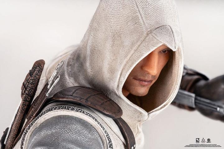 Actual product image Pure Arts Assassin's Creed Statue 1/6 Hunt for the Nine Scale Diorama 44 cm