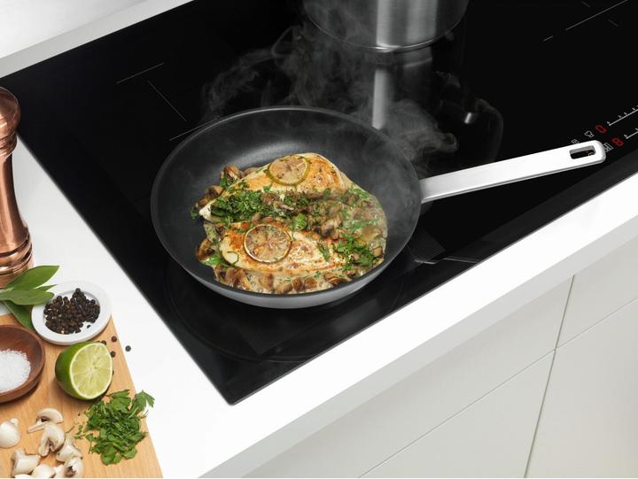 Actual product image Electrolux E3SS (24 cm, Frying pan, Stainless steel)