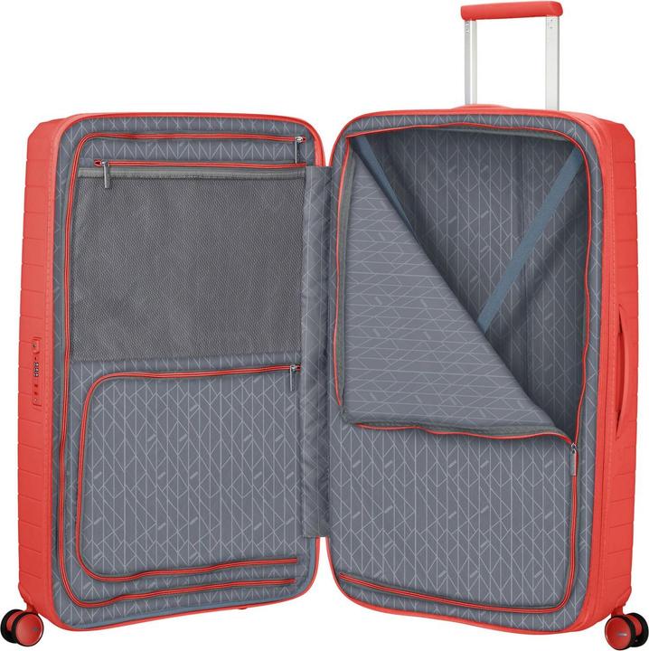 Actual product image American Tourister Fastforward Spinner (108 l)