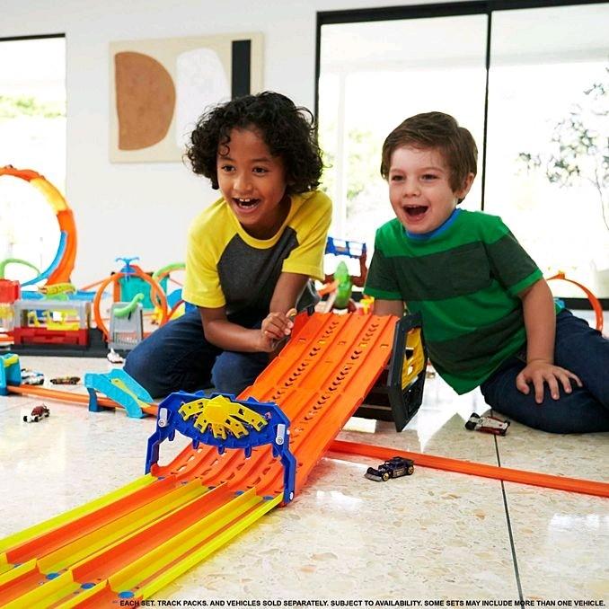 Actual product image Hot Wheels Action - Whirling loop