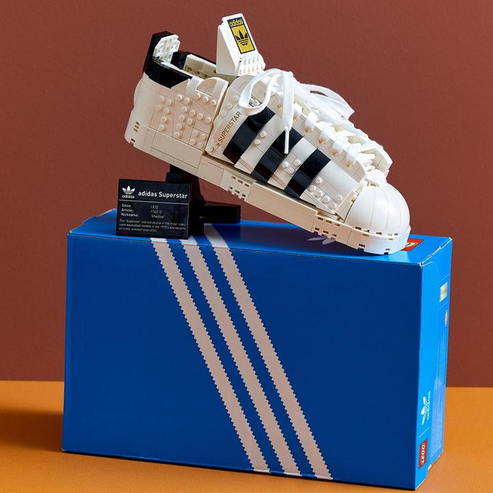 Produktbild LEGO Adidas Originals Superstar (10282, LEGO Icons)