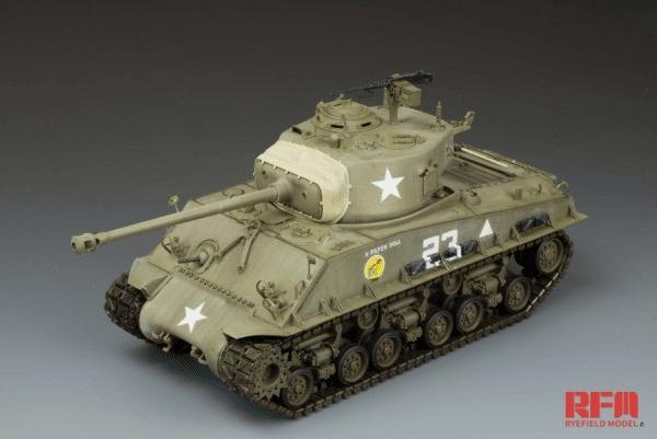 Rye Field Model SHERMAN M4A3E8 con binario funzionante a sinistra