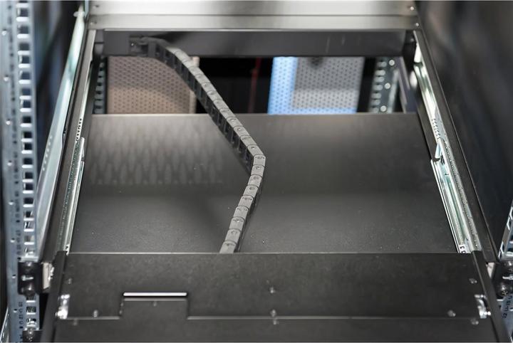 Actual product image Digitus Modular console with 17" TFT (43,2cm), 16-port. Cat.5 KVM & Touchpad, german keyboard